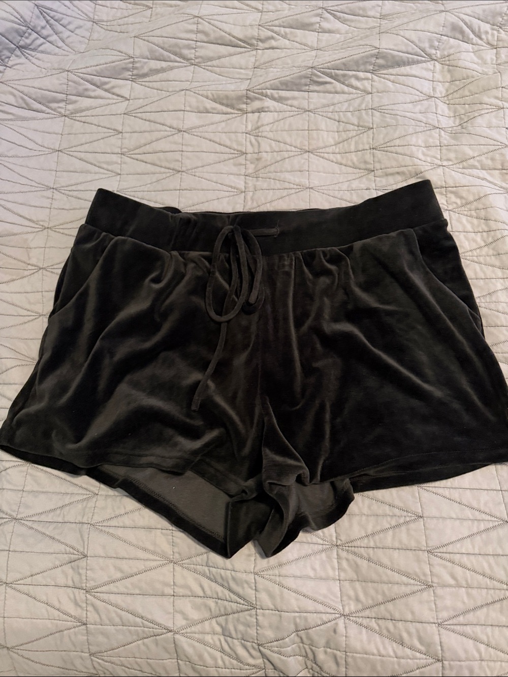 SHEIN Black Velvet Drawstring Lounge Shorts